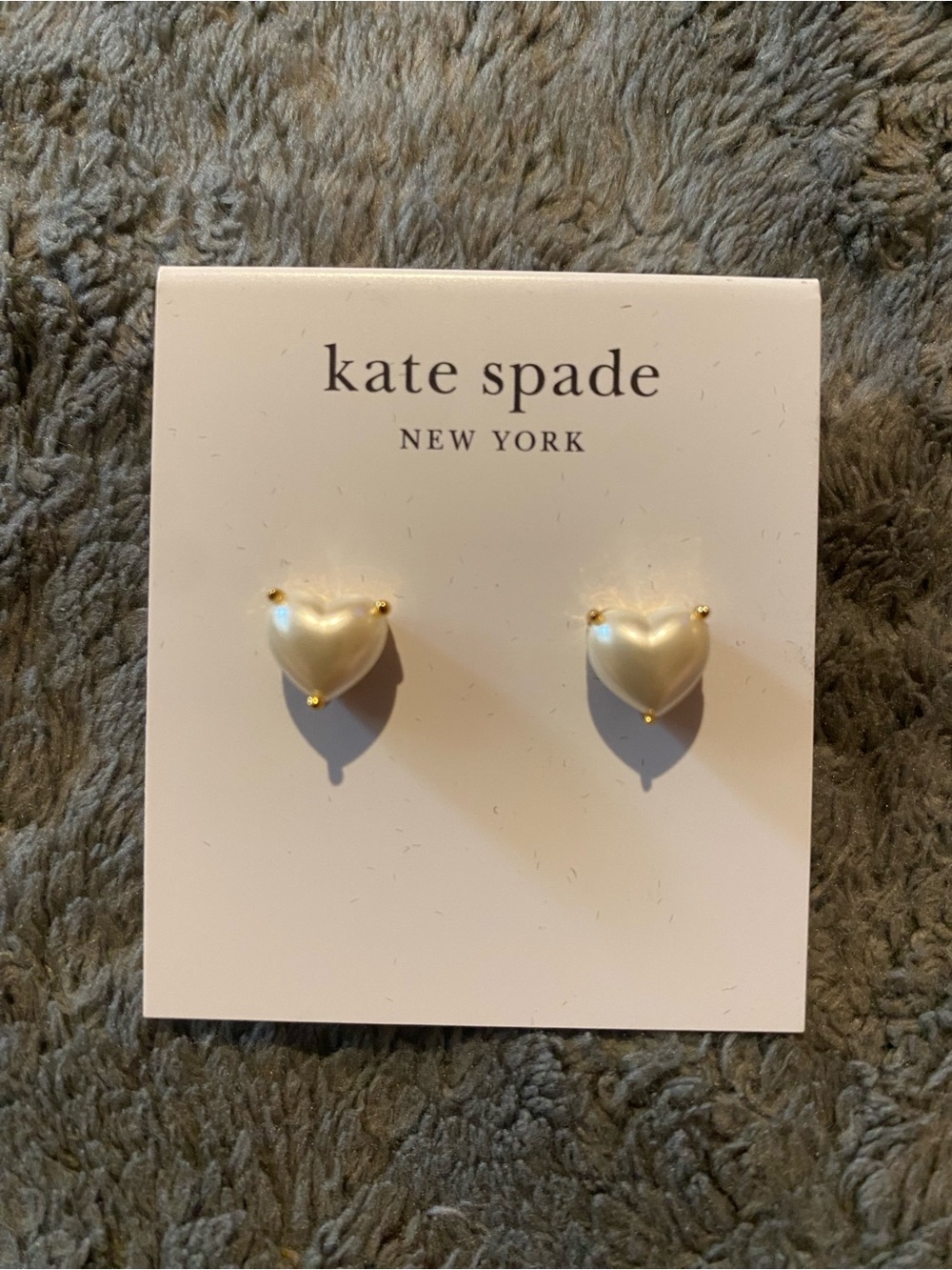 BNWT Kate Spade Pearl Large Gold Hearts Studs with Pearls $68 - Picture 2 of 3